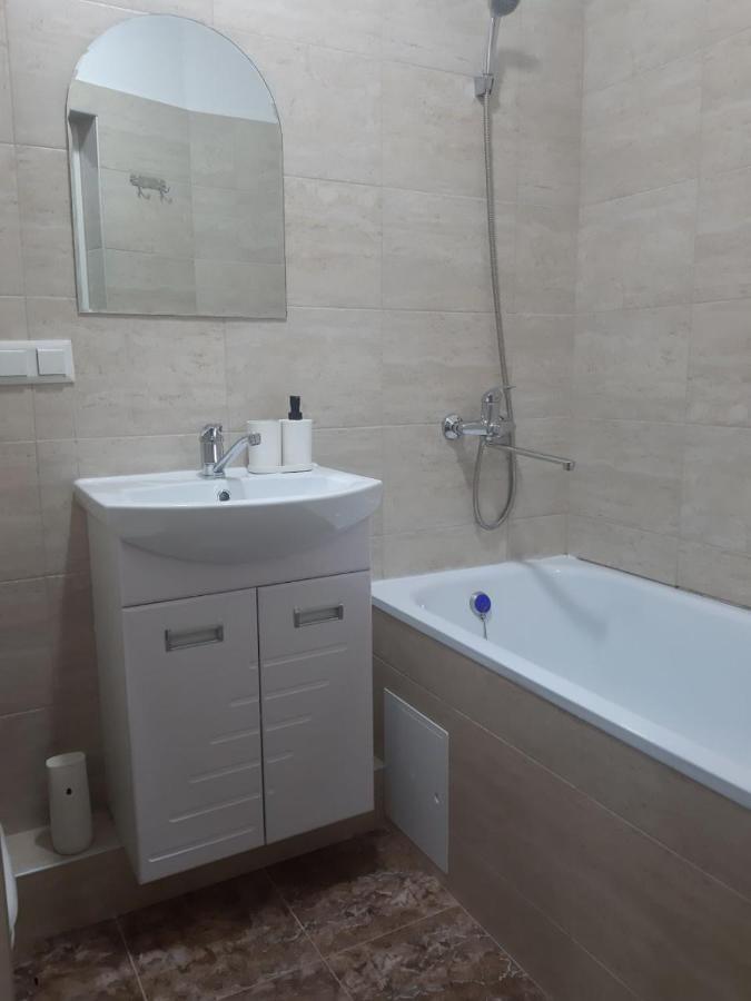 Aura On Sydykova Street 290 Apartment Bishkek Bagian luar foto