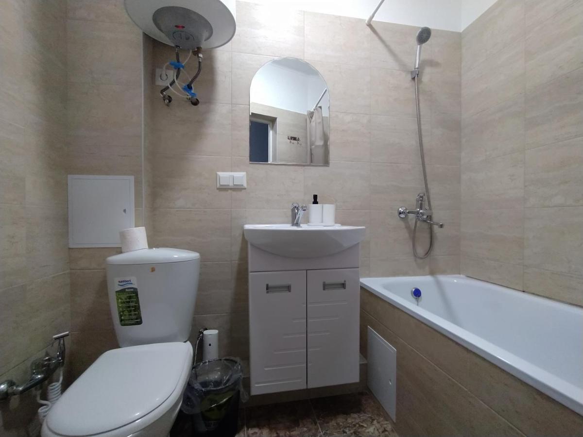 Aura On Sydykova Street 290 Apartment Bishkek Bagian luar foto